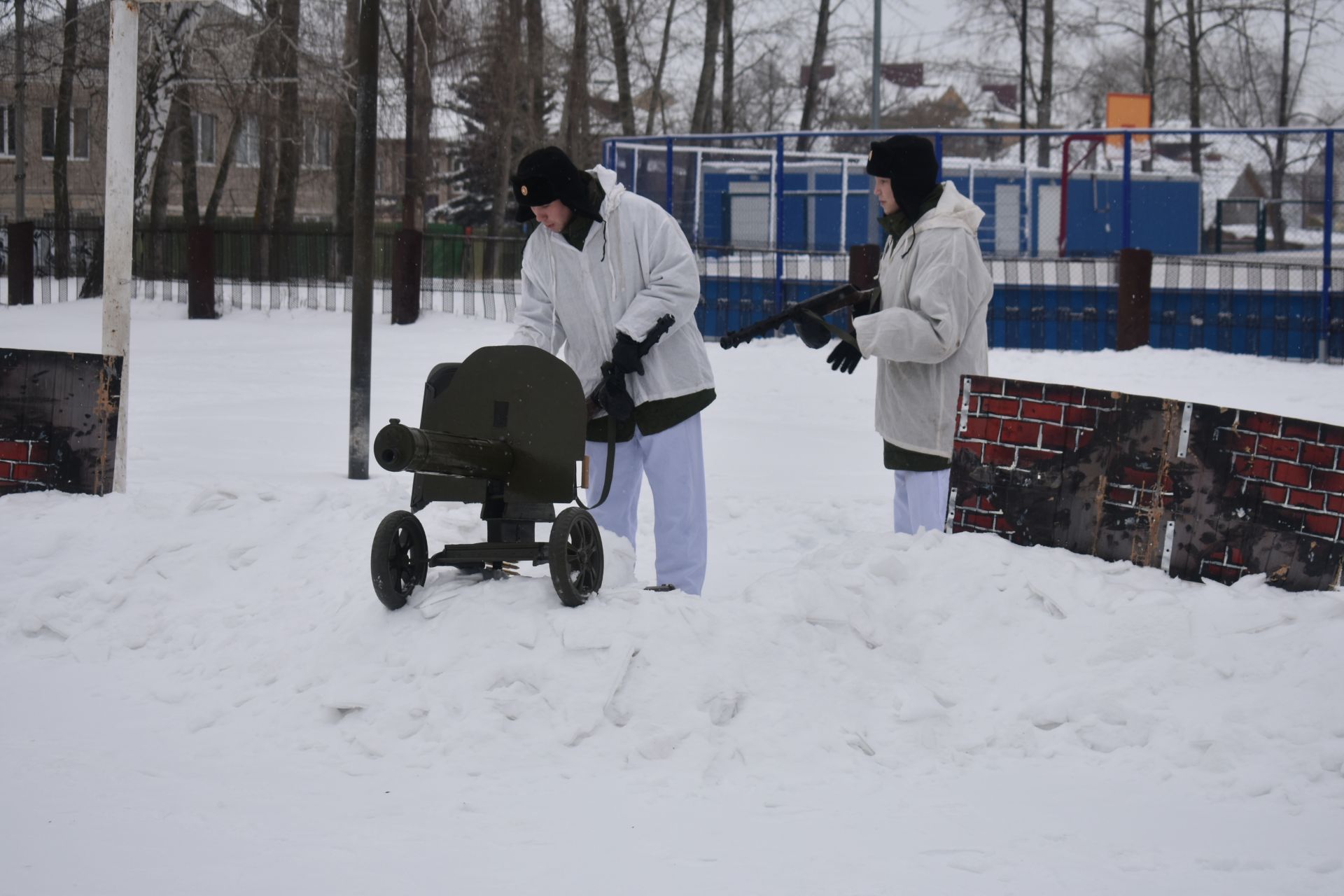 На центральном стадионе Болгара состоялась театрализованная военно-патриотическая постановка