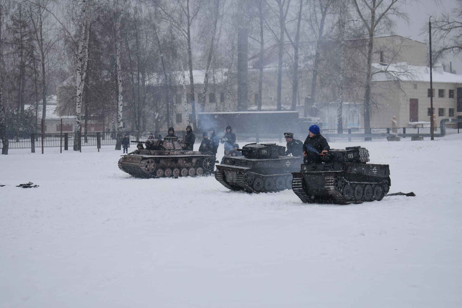 На центральном стадионе Болгара состоялась театрализованная военно-патриотическая постановка