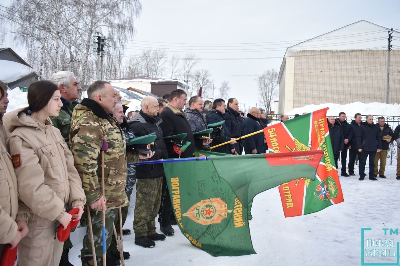 Возложение цветов у Памятника "Ветеранам Боевых Действий"