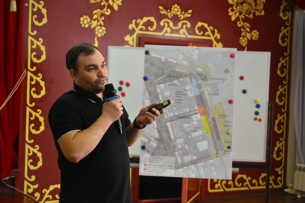 В Болгаре прошли общественные обсуждения по благоустройству улицы Смирнова