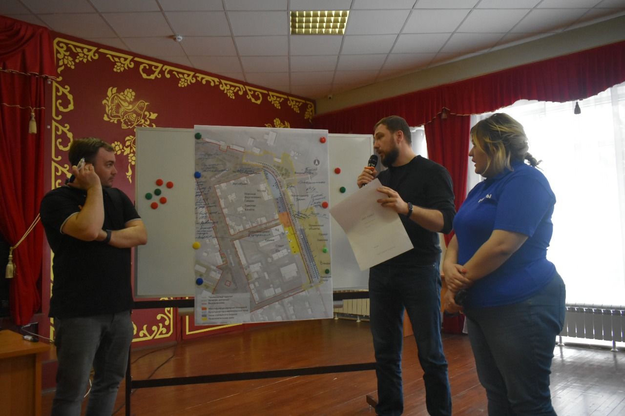 В Болгаре прошли общественные обсуждения по благоустройству улицы Смирнова