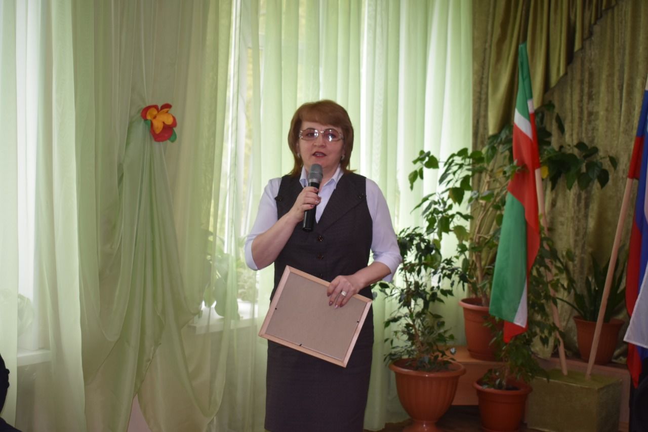 В Болгарской коррекционной школе-интернате для детей с ОВЗ прозвенел последний звонок