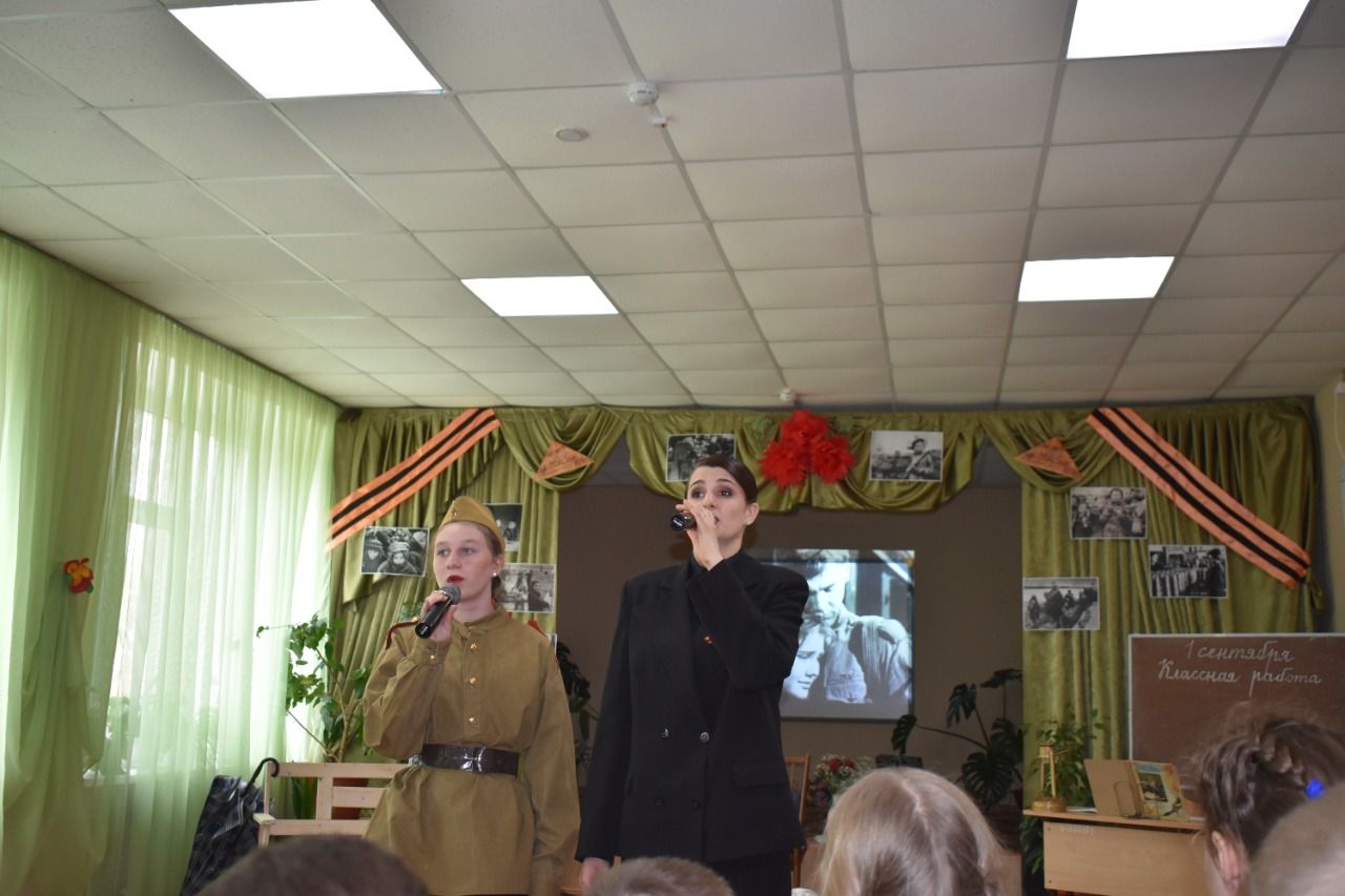 В Болгарской школе-интернате для детей с ОВЗ состоялся театрально-музыкальный спектакль
