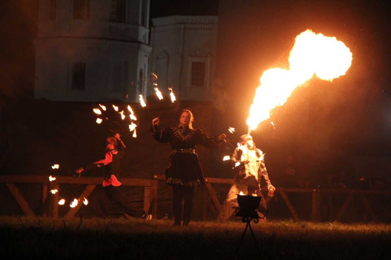 Театрализованное фаер-шоу закрыло первый день фестиваля «Великий Болгар»