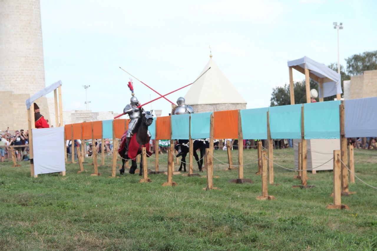 Рыцарские турниры прошли на фестивале «Великий Болгар»