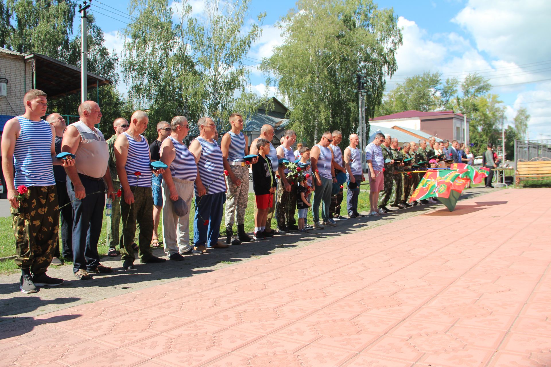 В Болгаре прошёл митинг ко Дню ВДВ