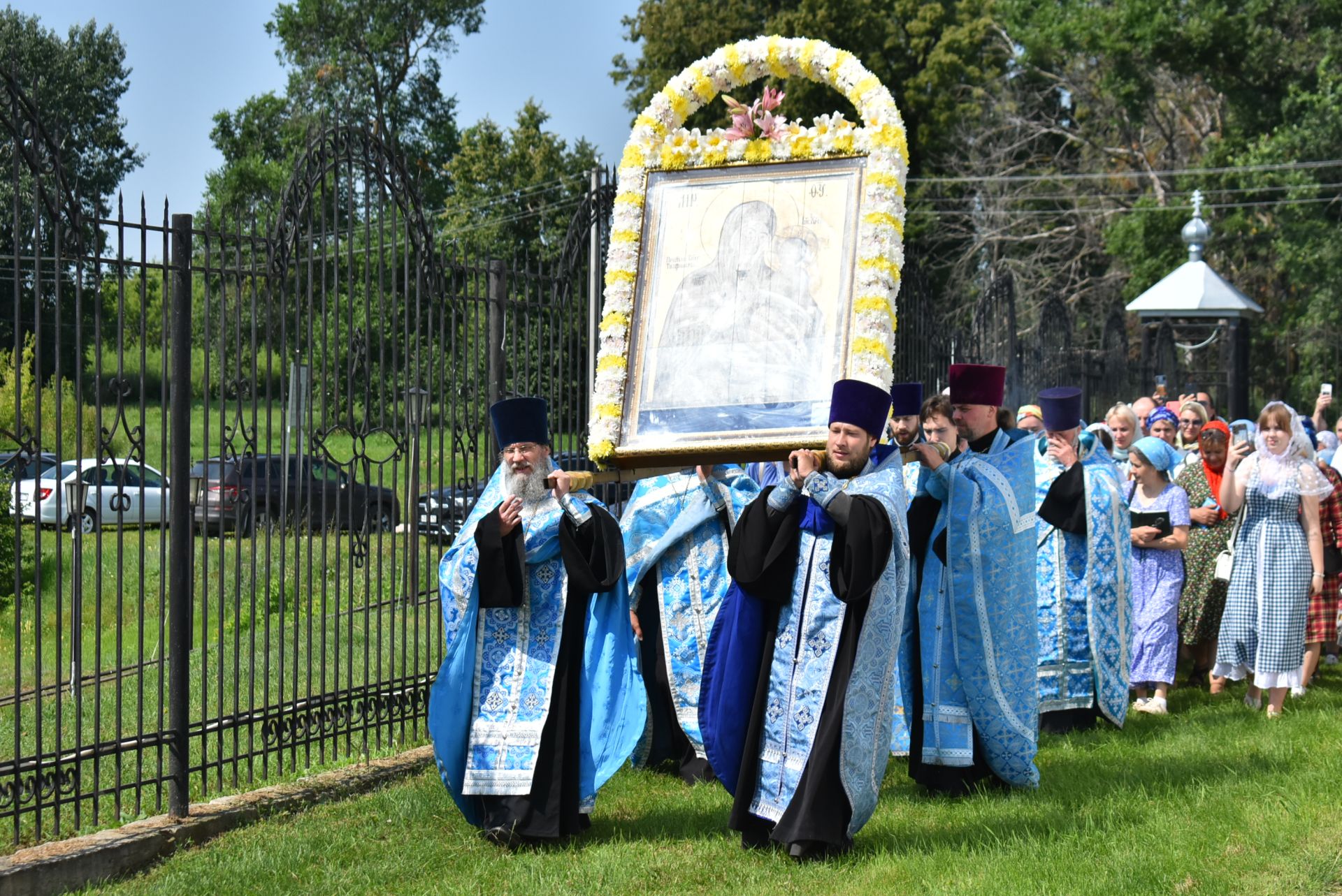 В селе Три Озера почтили память Тихвинской иконы Божией Матери