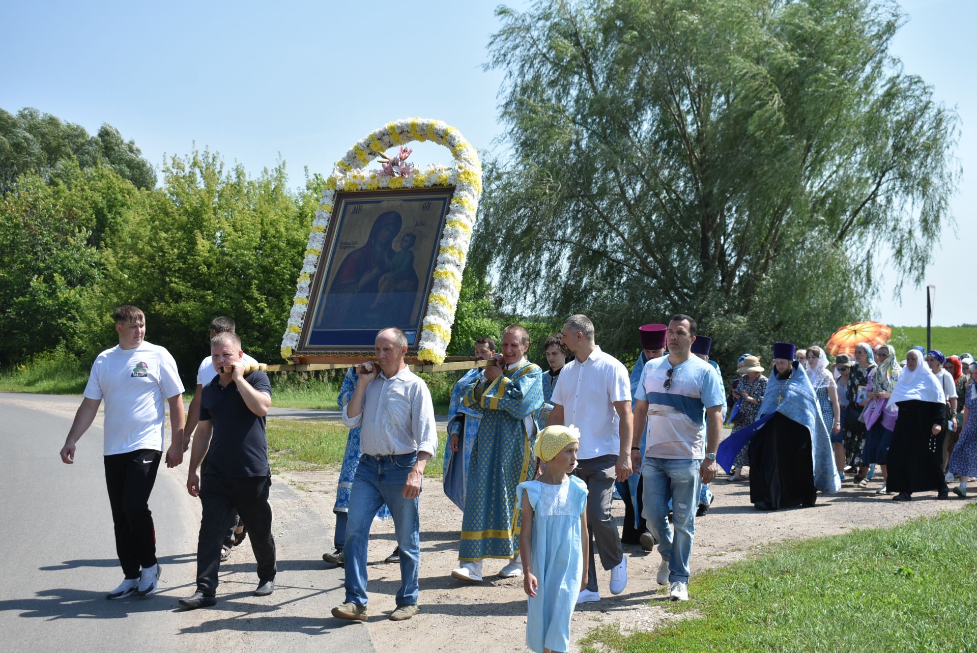 В селе Три Озера почтили память Тихвинской иконы Божией Матери