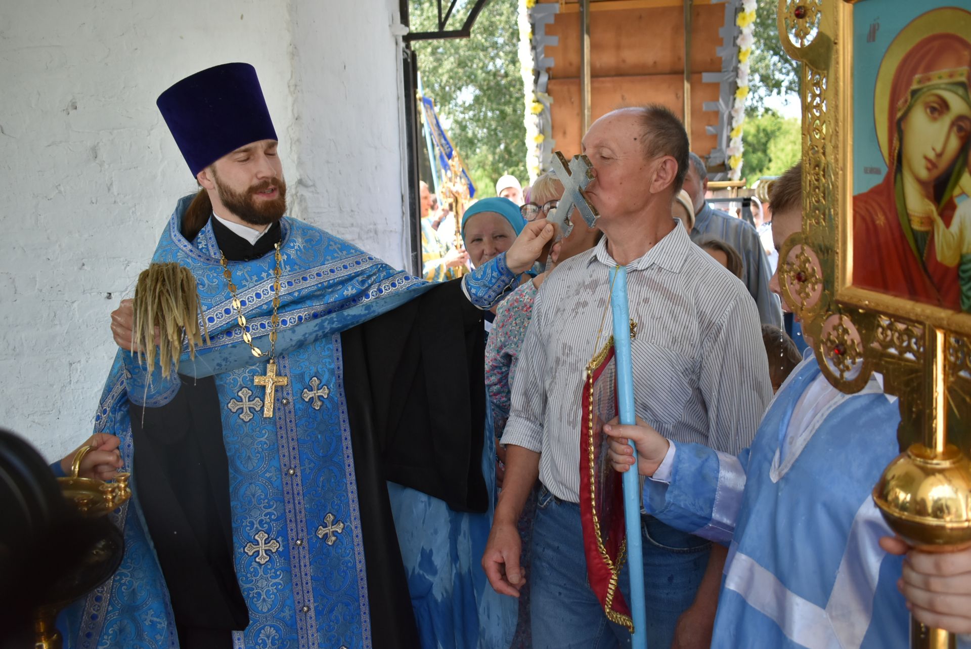 В селе Три Озера почтили память Тихвинской иконы Божией Матери