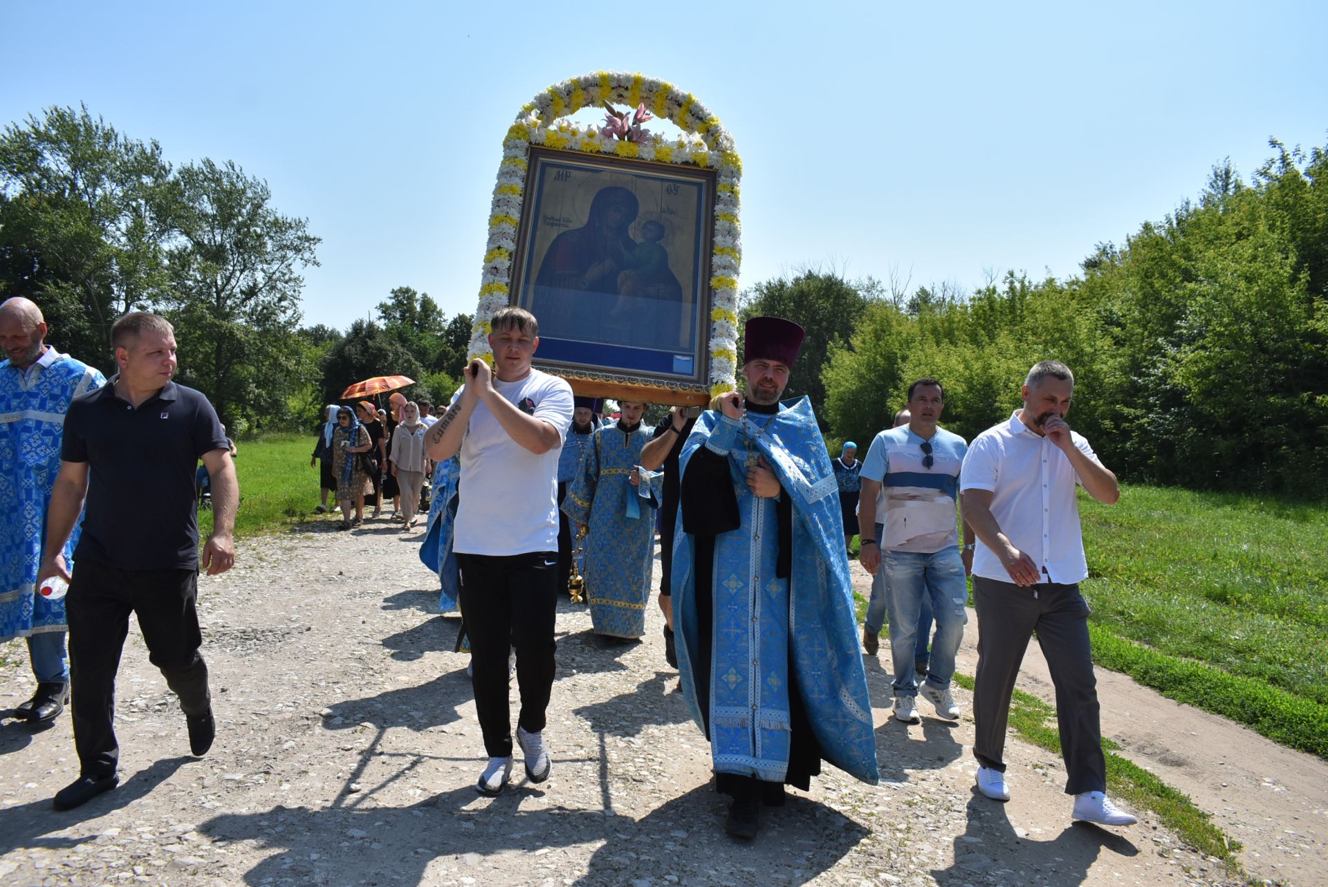 В селе Три Озера почтили память Тихвинской иконы Божией Матери