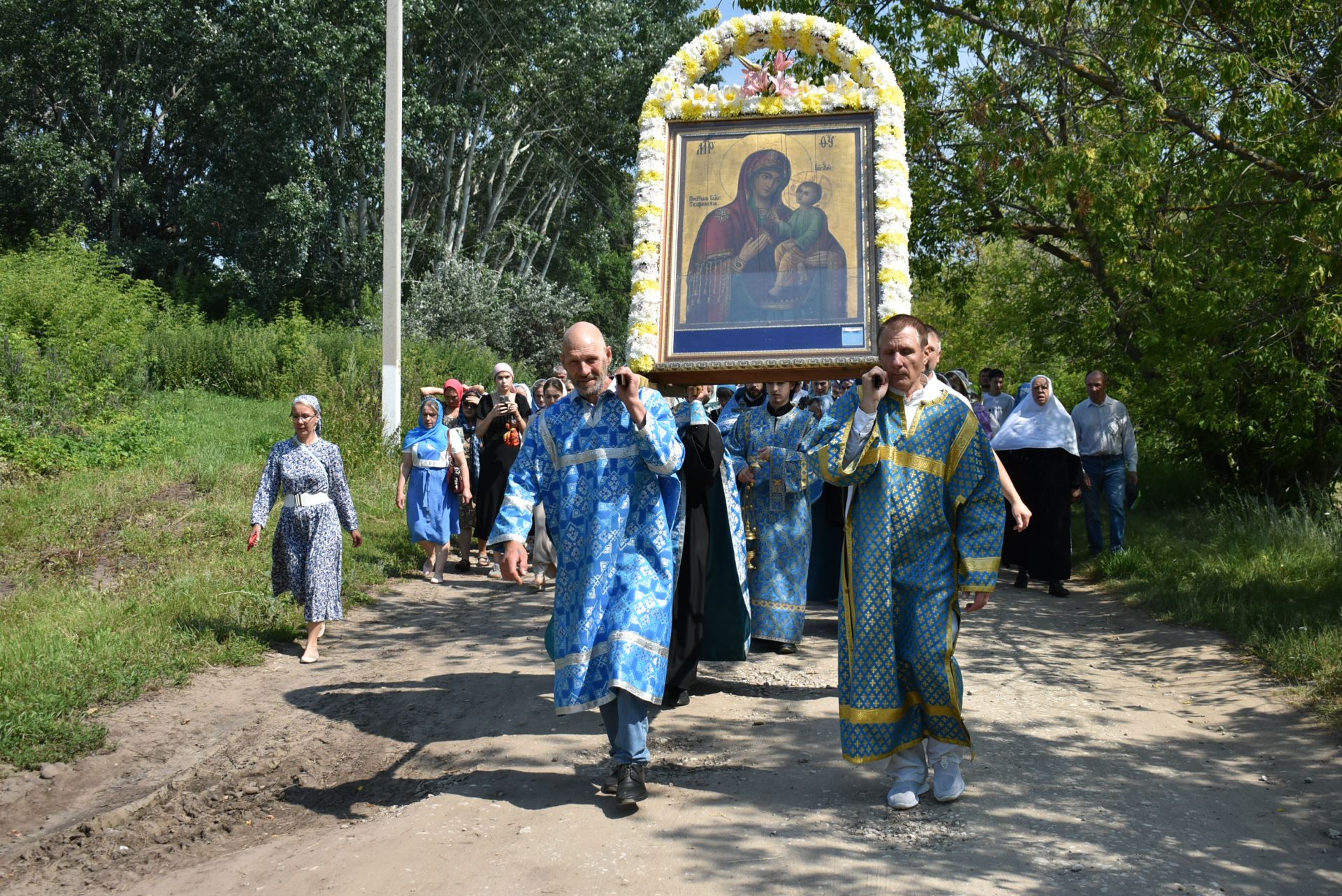 В селе Три Озера почтили память Тихвинской иконы Божией Матери