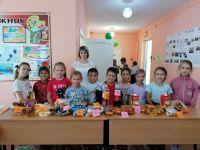 В Полянской школе прошла ежегодная благотворительная ярмарка