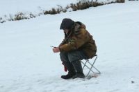 Татарстанских рыбаков призывают отказаться от зимней рыбалки