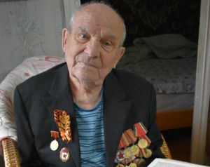 Горожанин Павел Захаров в свои 89 лет ведёт активный образ жизни.