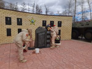 Болгарские юнармейцы проявили заботу о памятнике воинам-интернационалистам