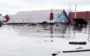 Спасатели из Татарстана откачали воды 10 569 кубических метров воды в Оренбурге