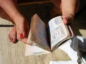 Иностранцам в России остался один день для легализации своего статуса