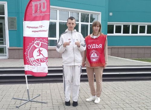 В Болгаре юного спортсмена наградили золотым знаком отличия ГТО