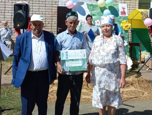 В селе Чэчэкле поздравили юбиляров и семейные пары