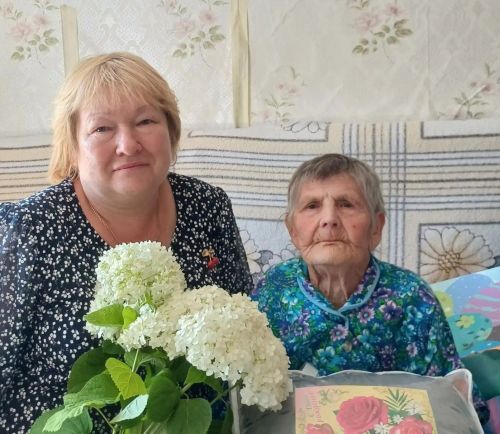 В селе Бураково поздравили с юбилеем ветерана труда