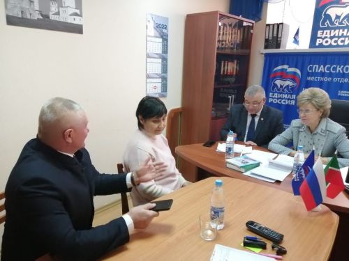 Татьяна Ларионова и Фаргат Мухаметов провели личный приём граждан в Спасском районе