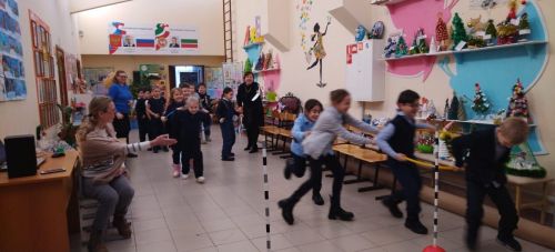 Педагог Дома детского творчества провела для воспитанников внеклассное мероприятие «Зимние забавы»