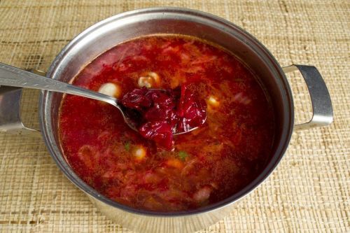 В Татарстане вновь повышаются цены на продукты из борщевого набора