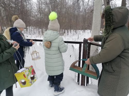 Трёхозёрские школьники приняли участие в экологической акции «Каждой пичужке - наша кормушка»