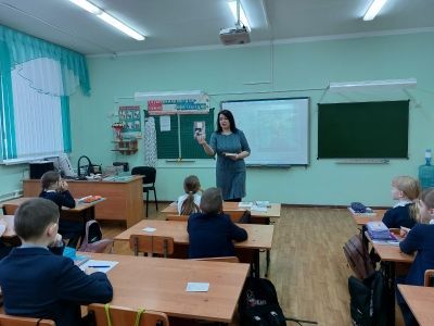 В городской детской библиотеке школьникам рассказали о детях- героях ВОВ