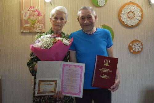 В Болгаре поздравили две супружеские пары с полувековым юбилеем совместной жизни