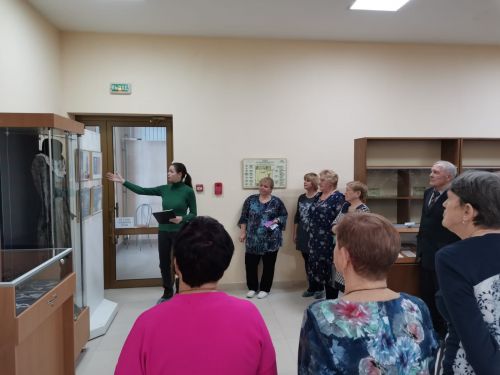 Ветераны Болгара посетили открытие выставки «Весеннее настроение»