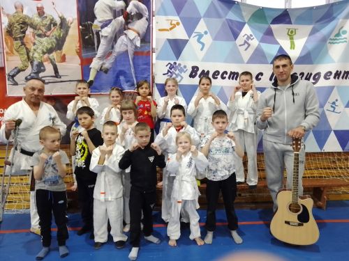 Участник СВО встретился с воспитанниками детского  оздоровительно-образовательного центра Болгара