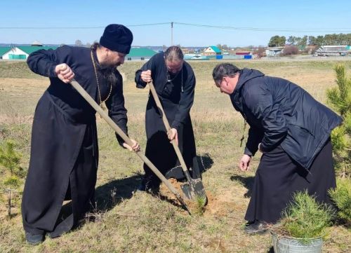 Представители духовенства Спасского района приняли участие в ежегодной акции «Сад памяти»