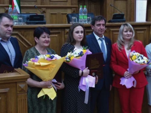Учитель Трёхозёрской школы стала победительницей республиканского конкурса