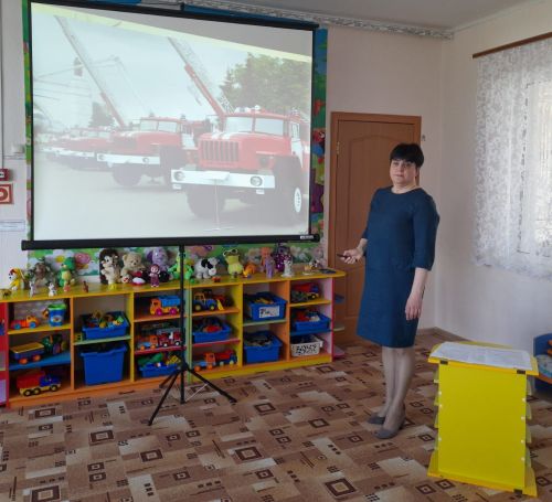 В гостях у ребят из «Колоска» побывал инспектор по пожарному надзору
