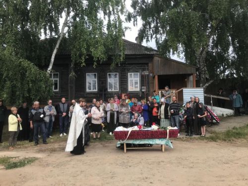 Сегодня в селе Три озера простились с легендарным Владимиром Петряевым