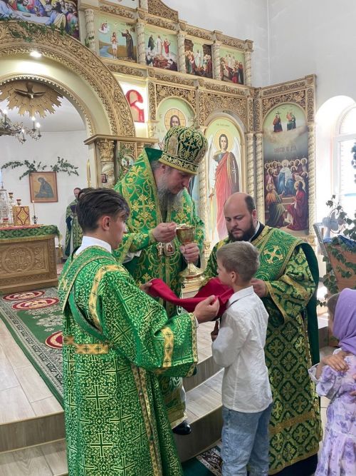 Епископ Чистопольский и Нижнекамский Пахомий возглавил престольные торжества в Духосошественском храме Болгара