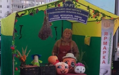 Более 500 тысяч рублей выручили фермеры Спасского района на ярмарке в Казани