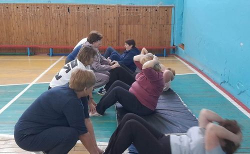 Учителя Бураковской средней школы сдали нормы ГТО
