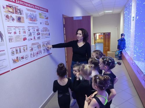 Уроки пожарной безопасности преподали гимнасткам из Болгара