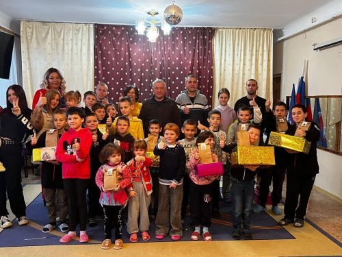 Спасский район поздравил детей Мелитополя с Новым годом