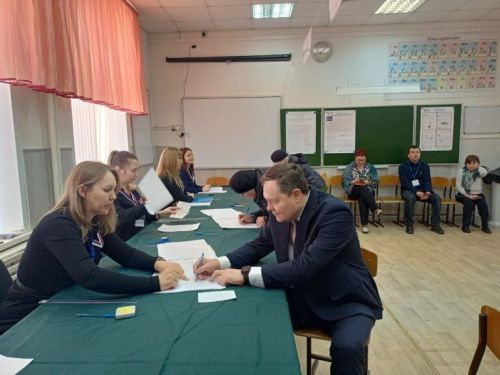 Федеральный инспектор Демидов проголосовал на выборах Президента