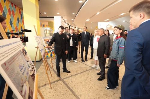 Рустам Минниханов ознакомился с деятельностью Движения Первых в Татарстане