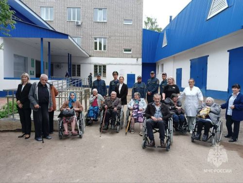 Первые эвакуированные прибыли в Татарстан из Курской области