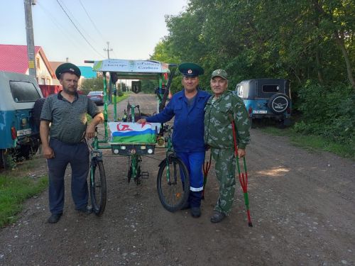 Житель Болгара совершает велопробег в память о погибших под Курском и на СВО