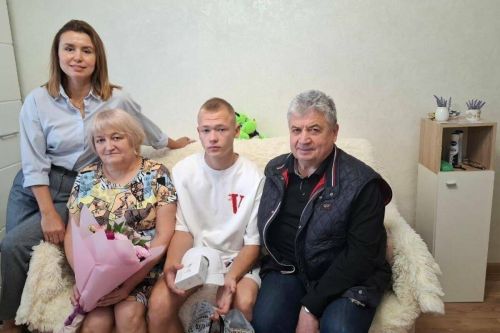 Сенатор Емельянов встретился с семьями участников СВО в Набережных Челнах
