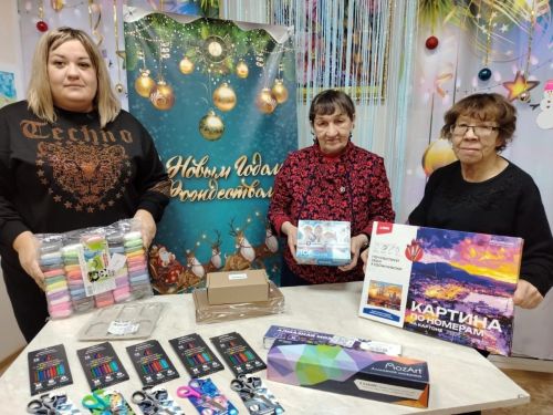 Жильцы Спасского ДИПИ получили очередные подарки на праздник