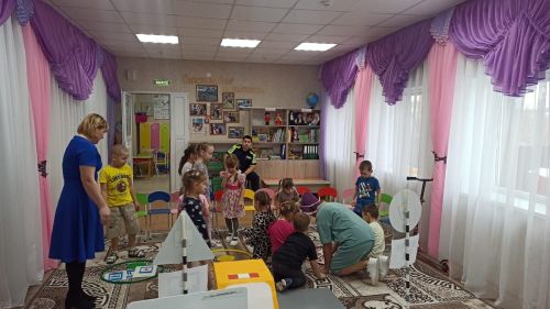 Начальник Госавтоинспекции Спасского района провёл занятие по ПДД у дошкольников