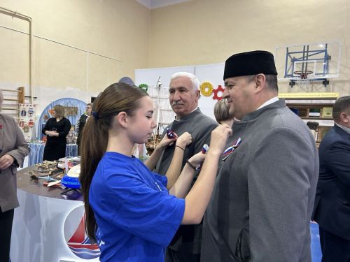 В Спасском районе отметили День Конституции акцией «Российский триколор»