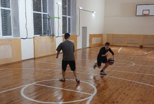 В Кимовской школе прошёл новогодний баскетбольный турнир «1 на 1»